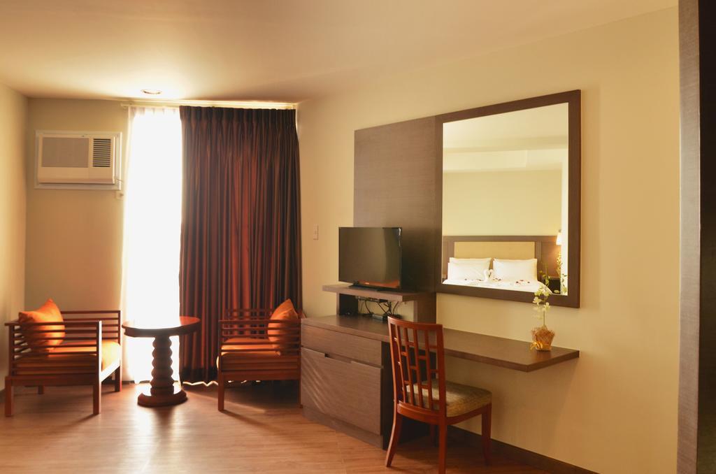Rivermount Hotel And Resort Sarrat Eksteriør billede