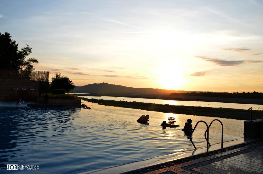 Rivermount Hotel And Resort Sarrat Eksteriør billede